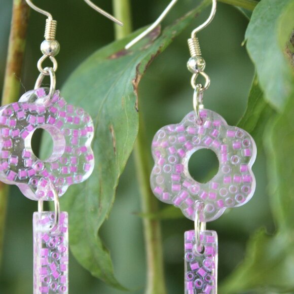Purple Daisy Resin Earrings Hand Crafted - Picture 5 of 5